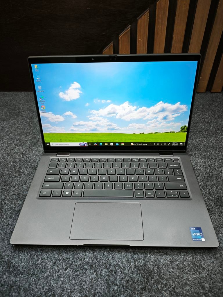 Dell Latitude 7330 Front View