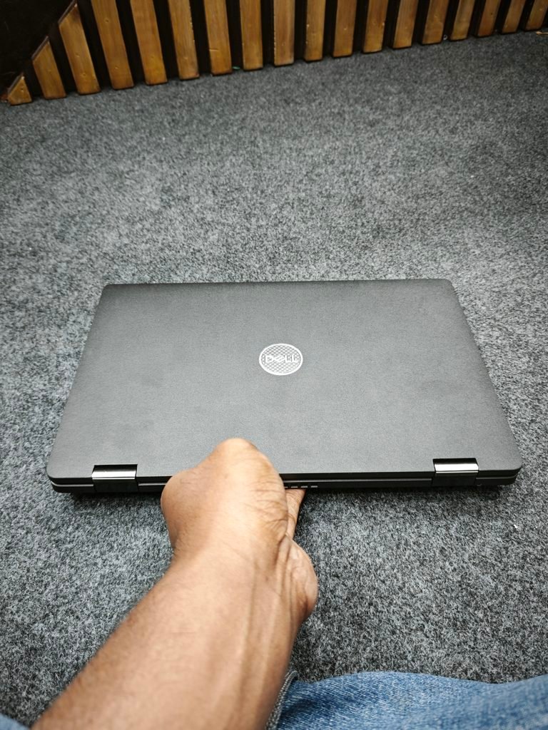 Dell Latitude 7330 Laptop logo design