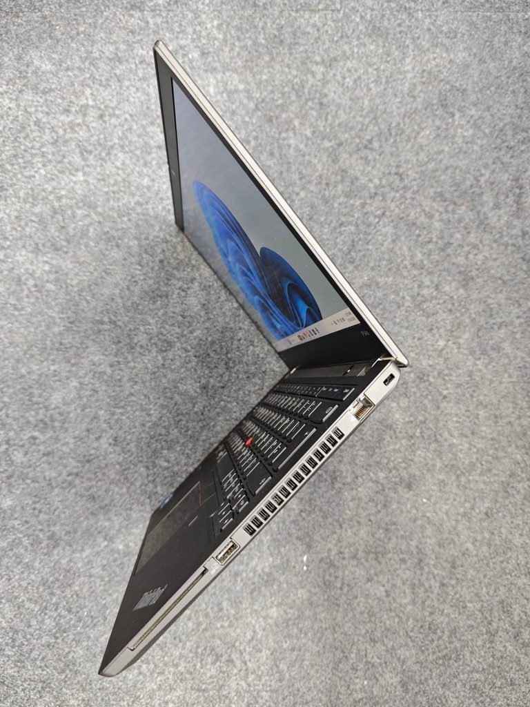 Lenovo ThinkPad P14s Gen 2 right side ports photo