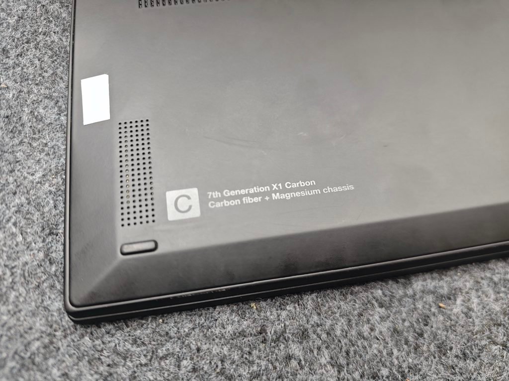 Lenovo ThinkPad X1 Carbon Gen 7 laptop backside model design photos