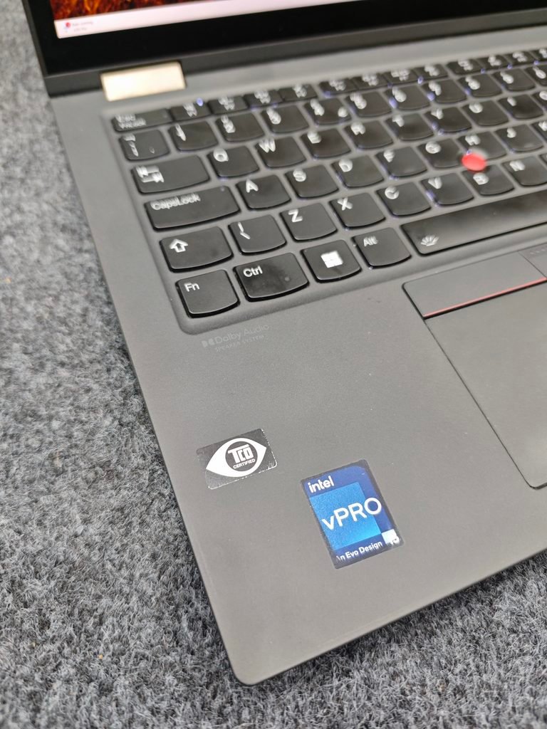 Lenovo ThinkPad X13 Yoga Gen 3 intel sticker photos