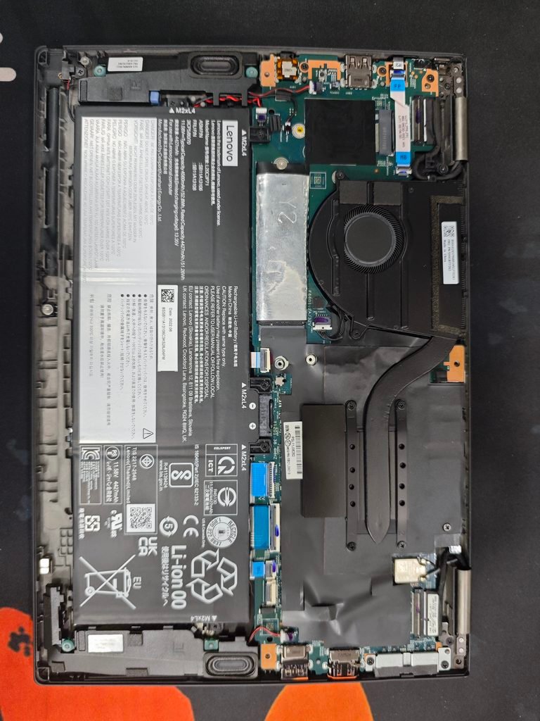 Lenovo ThinkPad X13 Yoga Gen 3 internal backside photos