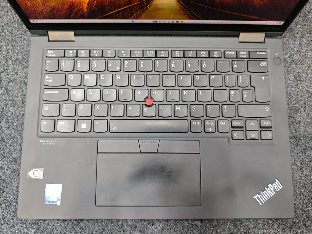 Lenovo ThinkPad X13 Yoga Gen 3 keyboard and touchpad photo