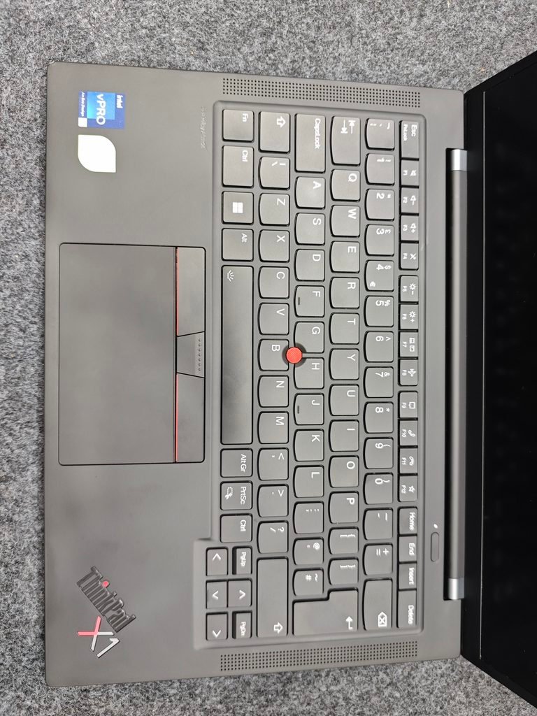 Lenovo Thinkpad X1 Carbon Gen 11 Full Keyboard Look