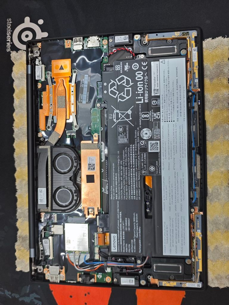 lenovo thinkpad x1 carbon gen 11 internal design look