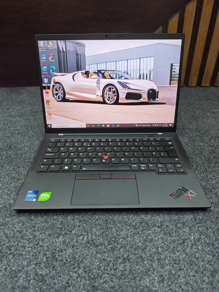 Lenovo Thinkpad X1 Carbon Gen 11 Laptop Look