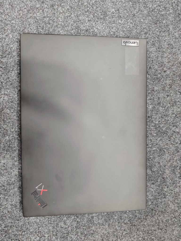 lenovo thinkpad x1 carbon gen 11 top photos look